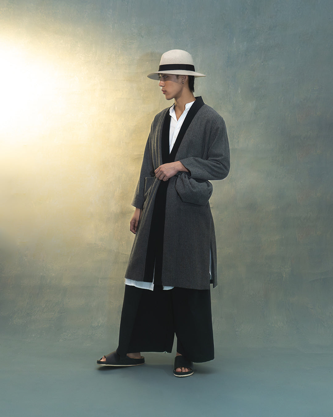 Kimono robe in grey striped woolen
