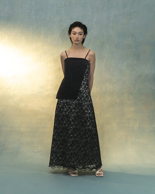 Tube dress in black velvet lace