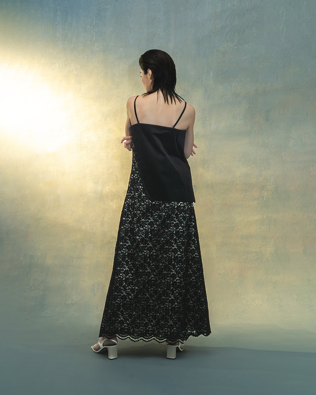 Tube dress in black velvet lace