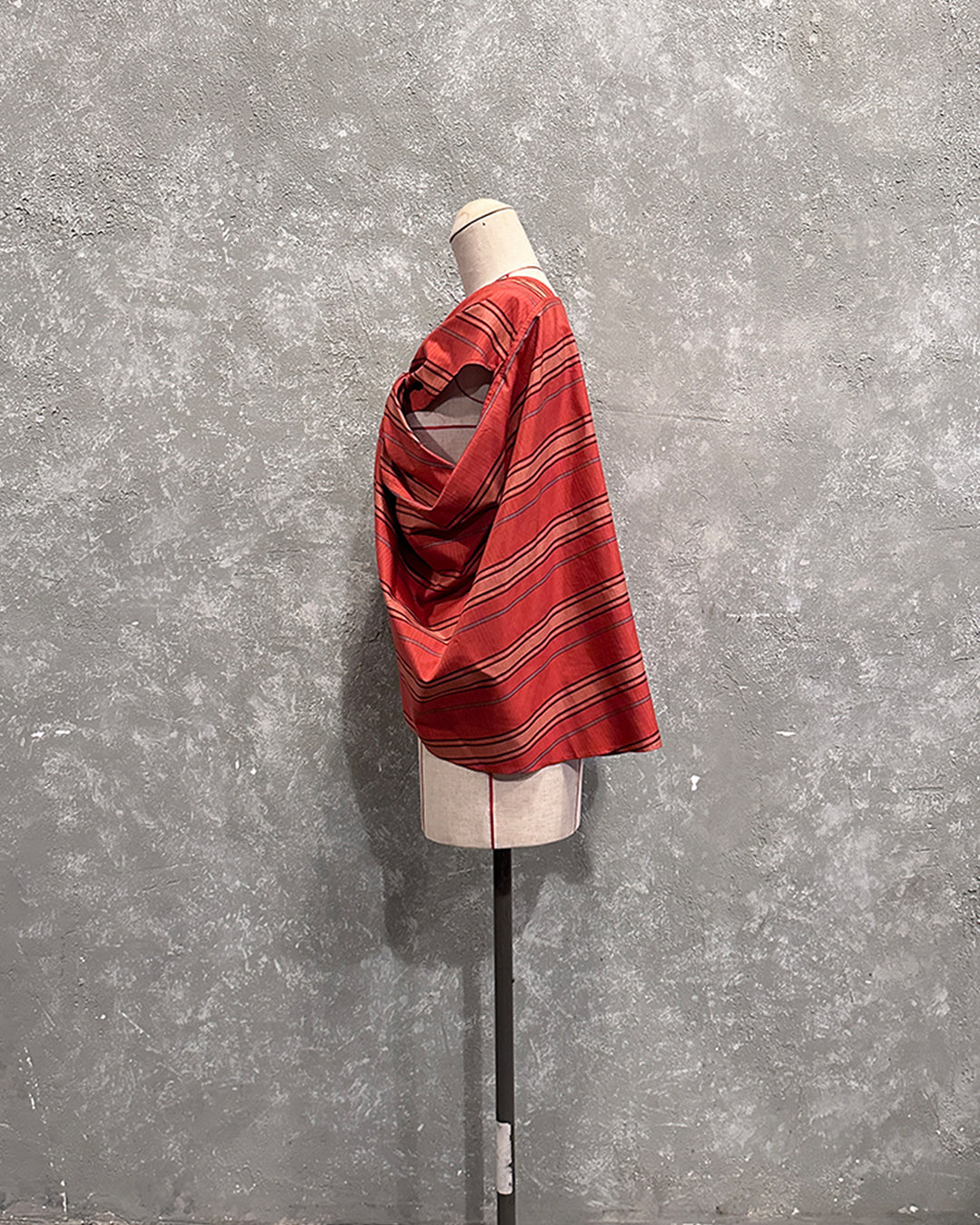 Cross drapery top in red cotton silk striped