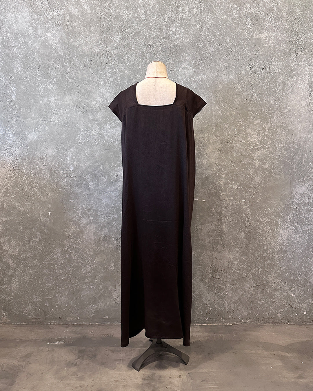 Cross maxi dress in brown stripes