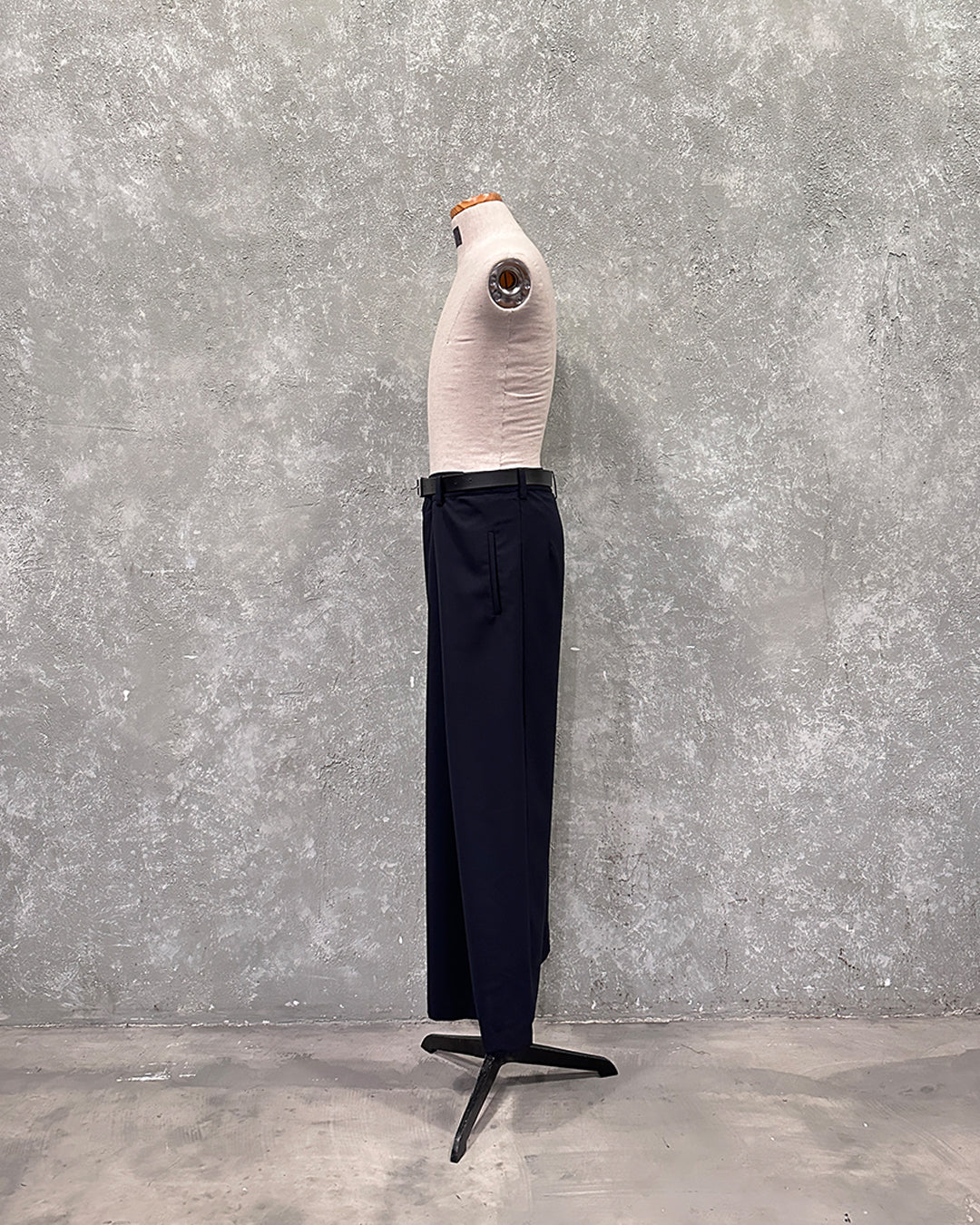 Kung fu 2 way pants in navy suiting