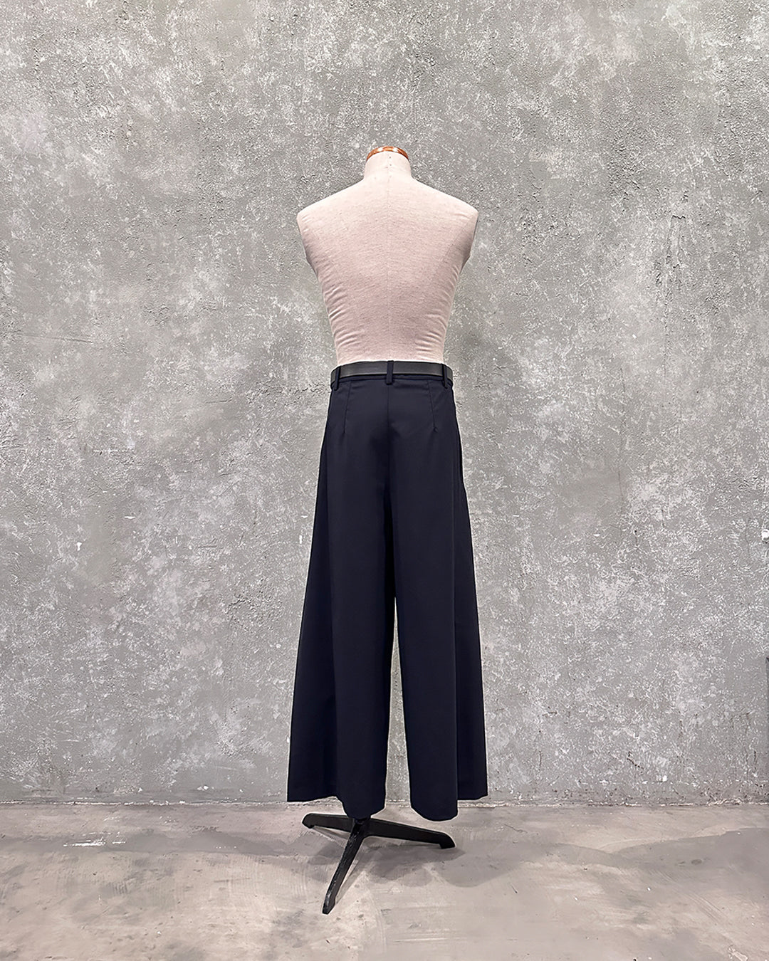 Kung fu 2 way pants in navy suiting
