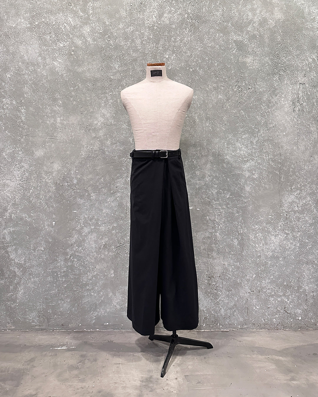 Kung fu 3 way pants in black suiting