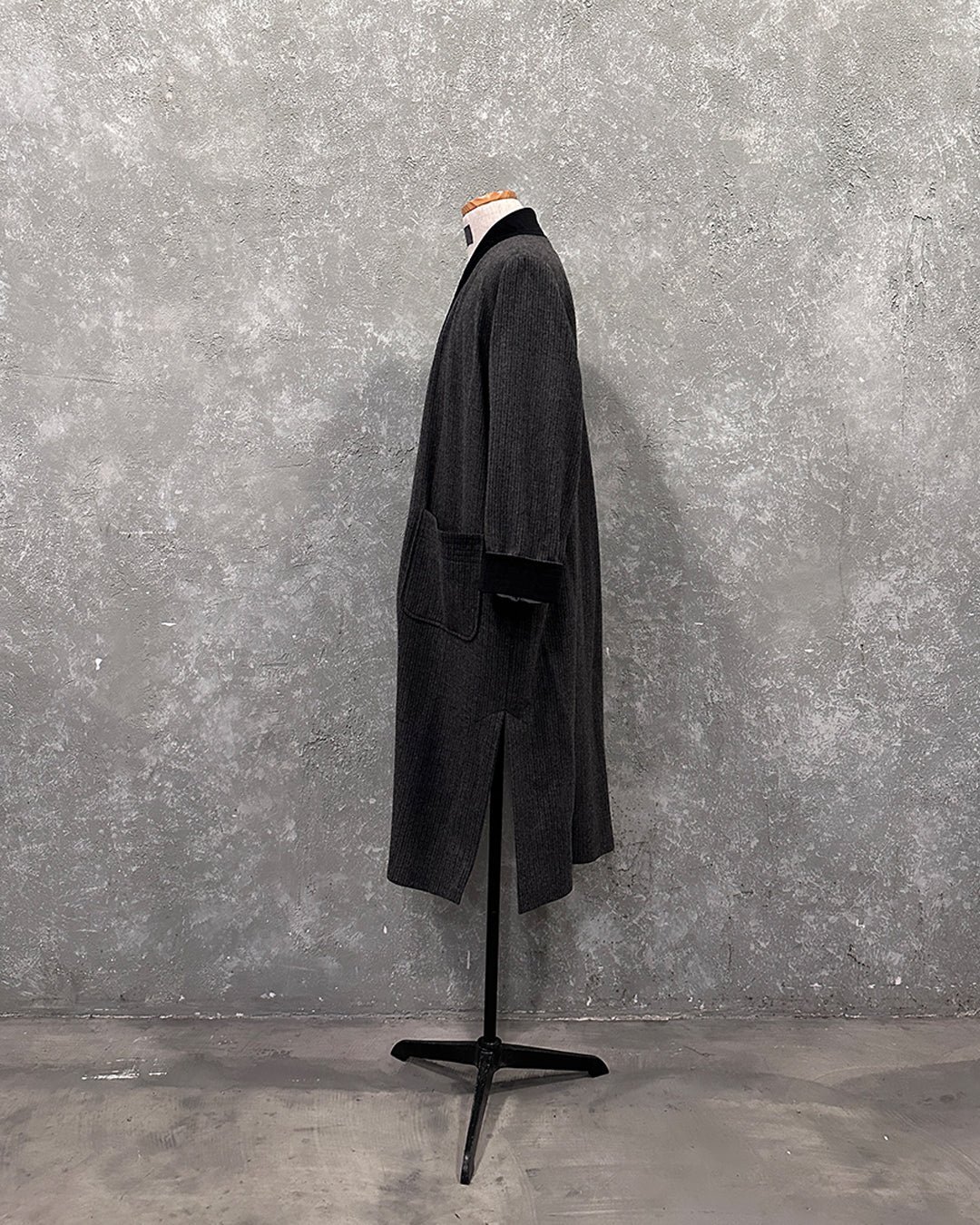 Kimono robe in grey striped woolen