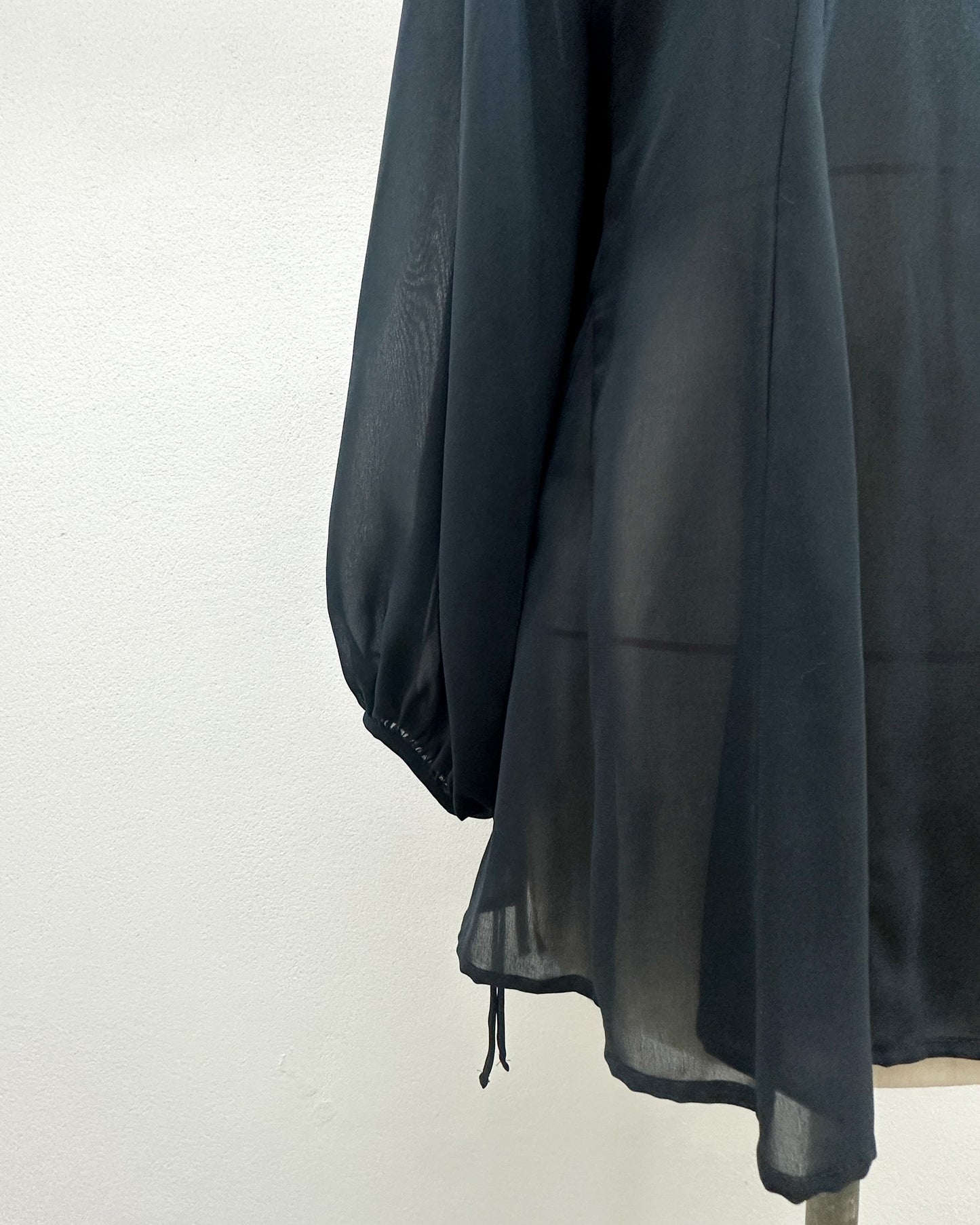 Bubble robe top in black chiffon