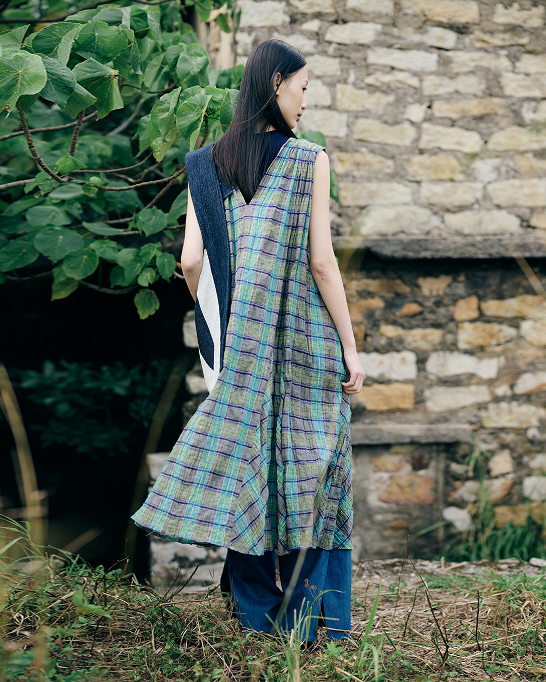 Hand pleated Guàn tóu yī in green check cotton