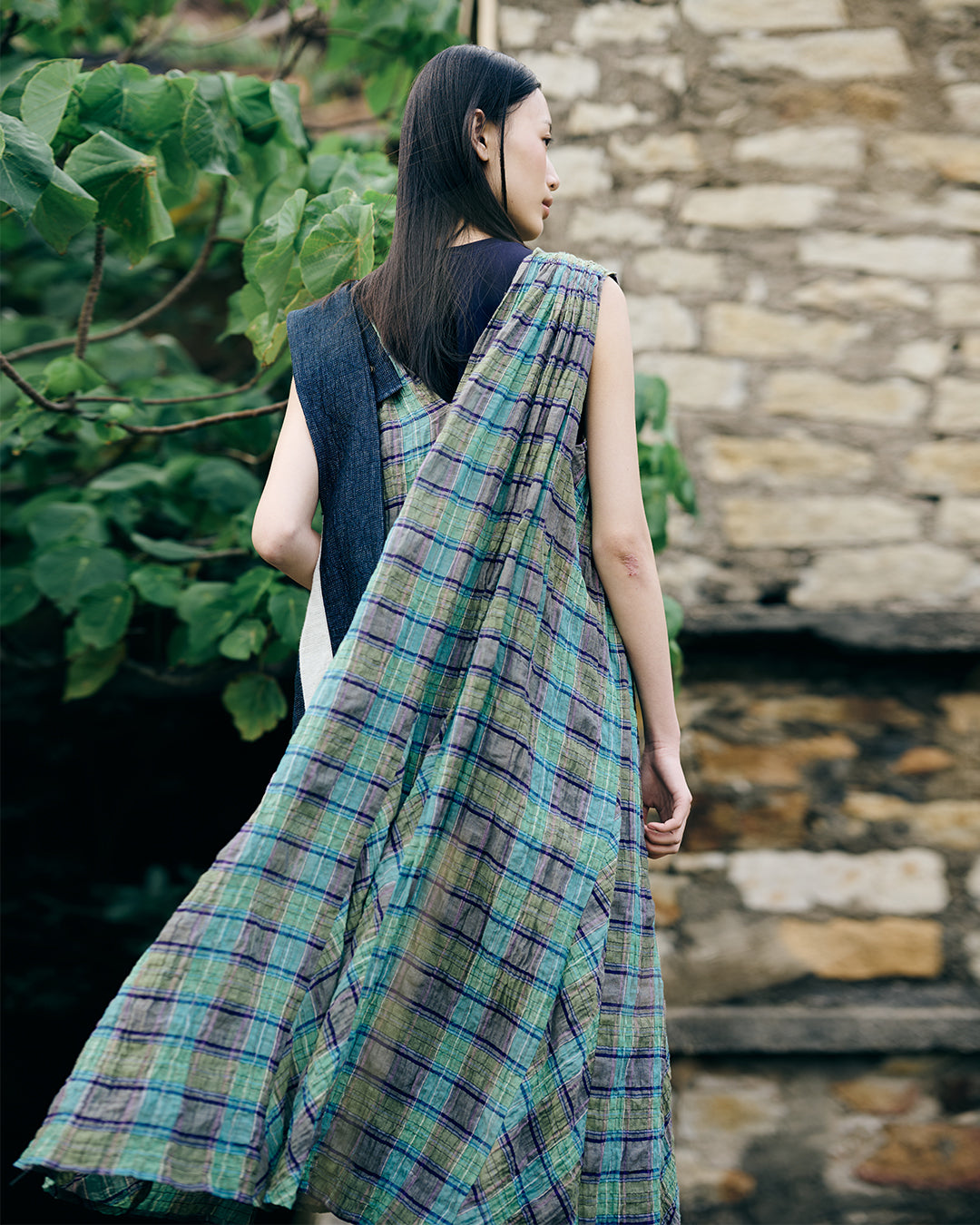 Hand pleated Guàn tóu yī in green check cotton