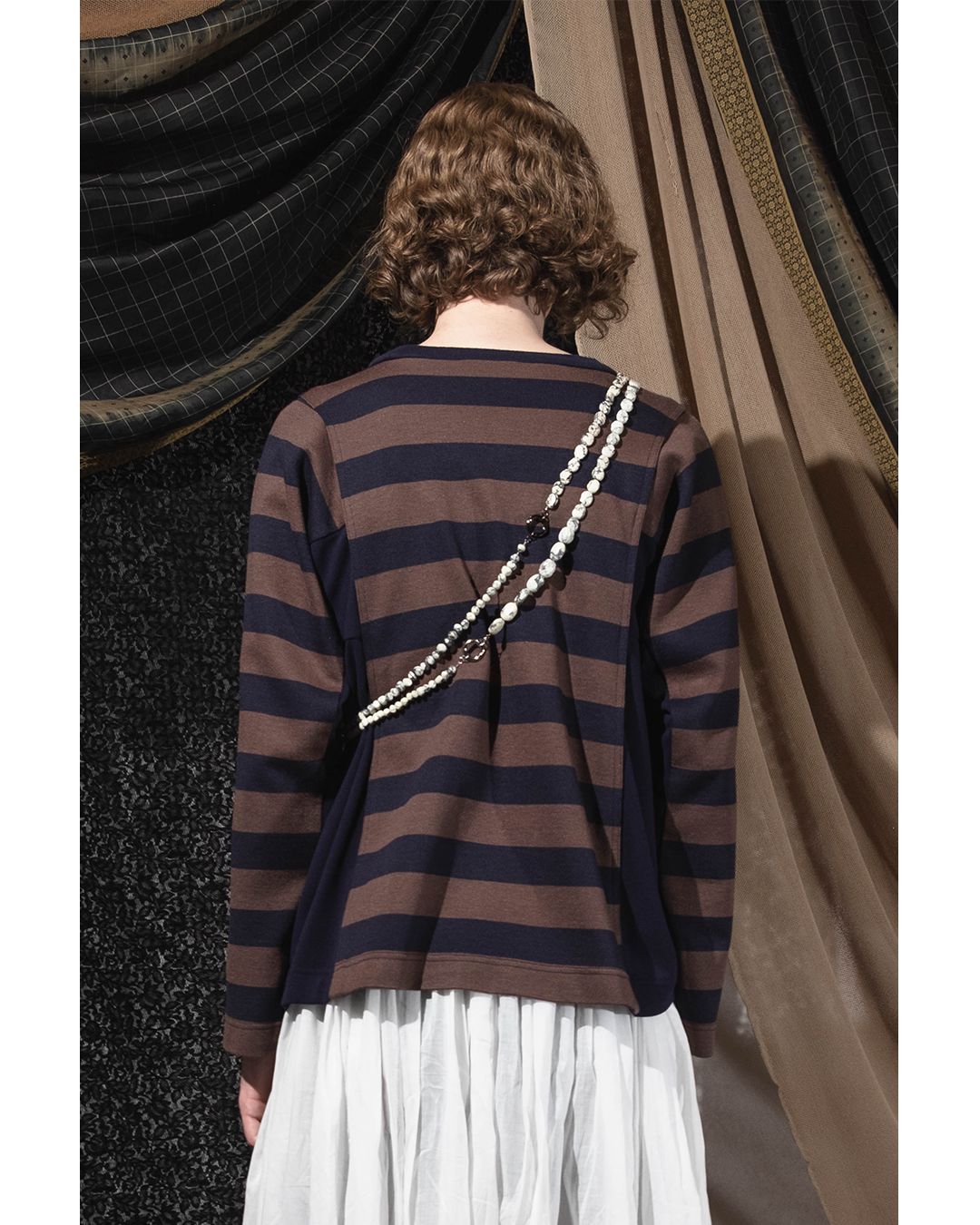 Sweater T in brown & navy striped roma knit