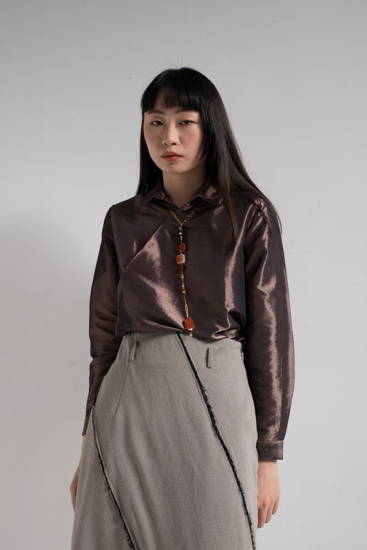 Locked buttons shirt in brown