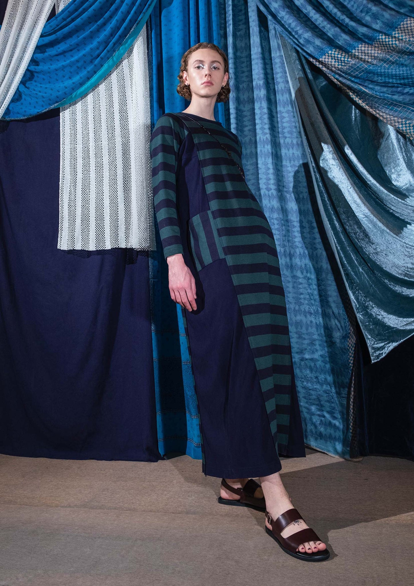 Sweat maxi dress T in navy & green striped roma knit