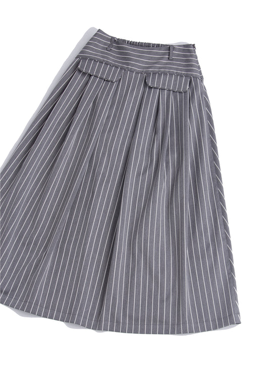 Multi pockets pleated skirt in grey stripes
