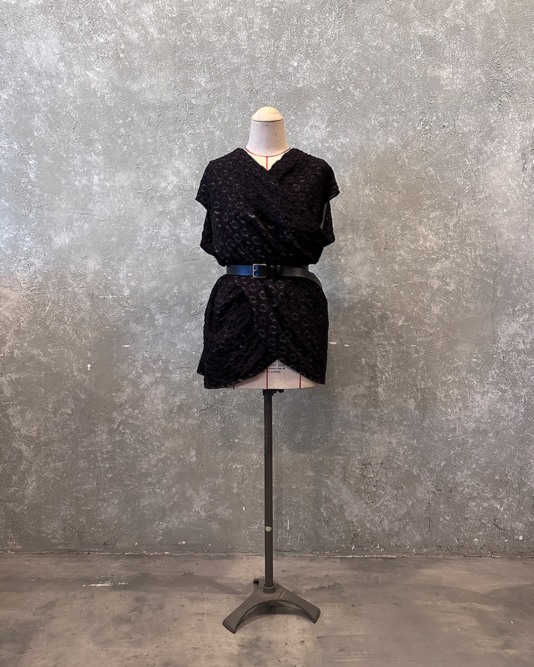 Cross drapery top in black knit