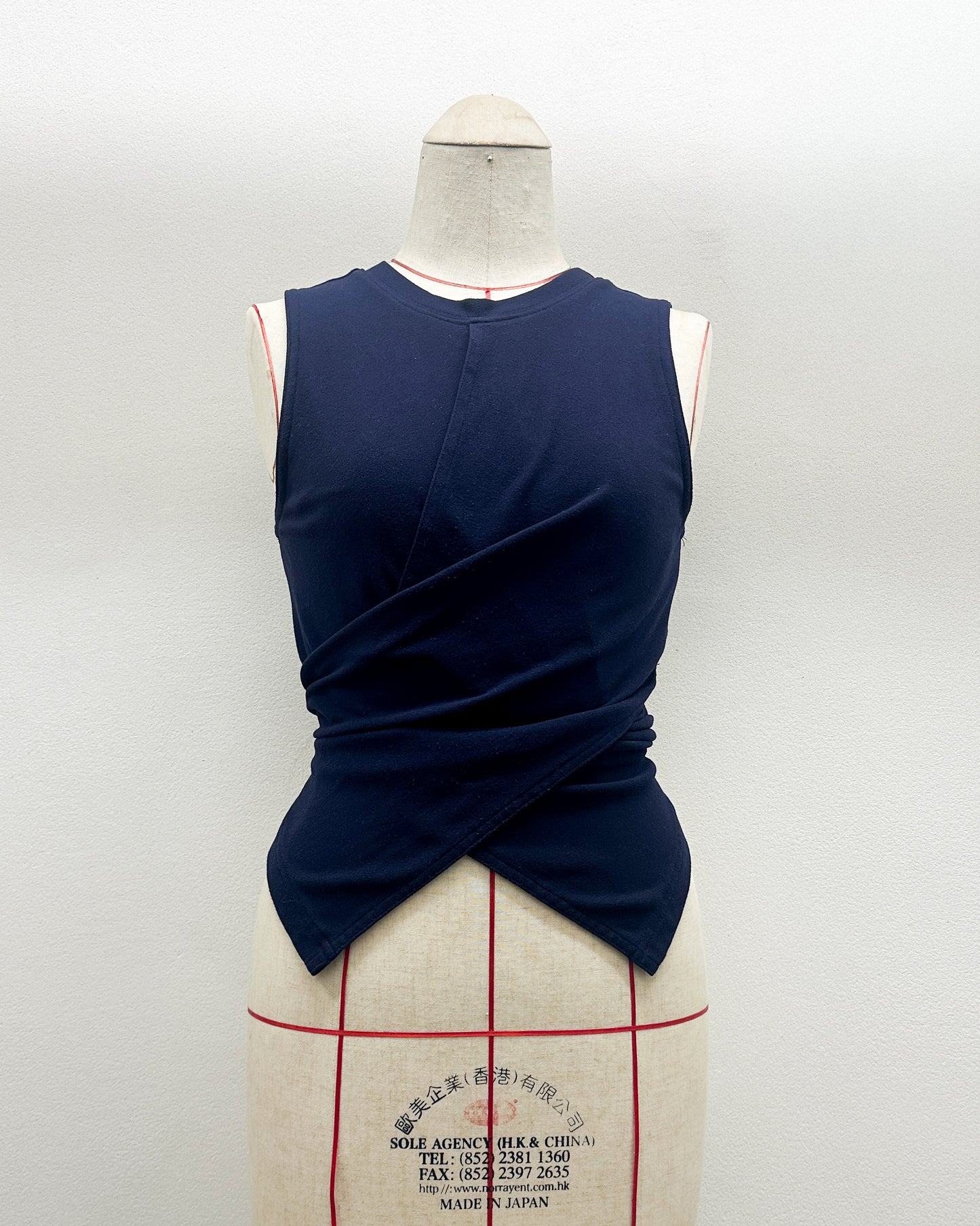 Cross sleeveless 2 ways tee in navy jersey (LAST ONE)