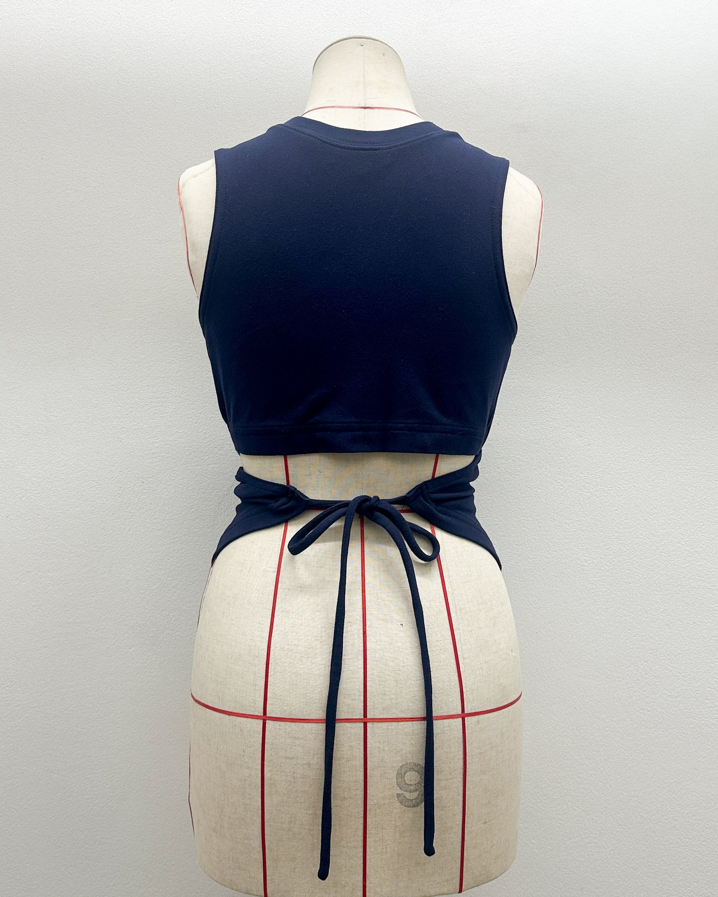 Cross sleeveless 2 ways tee in navy jersey (LAST ONE)