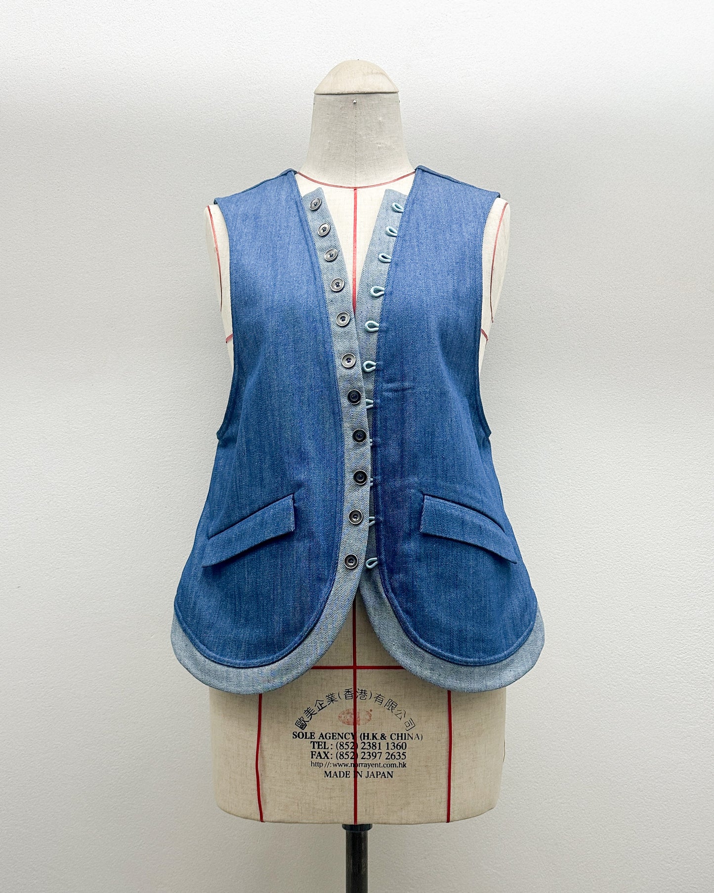 Denim round vest in blue