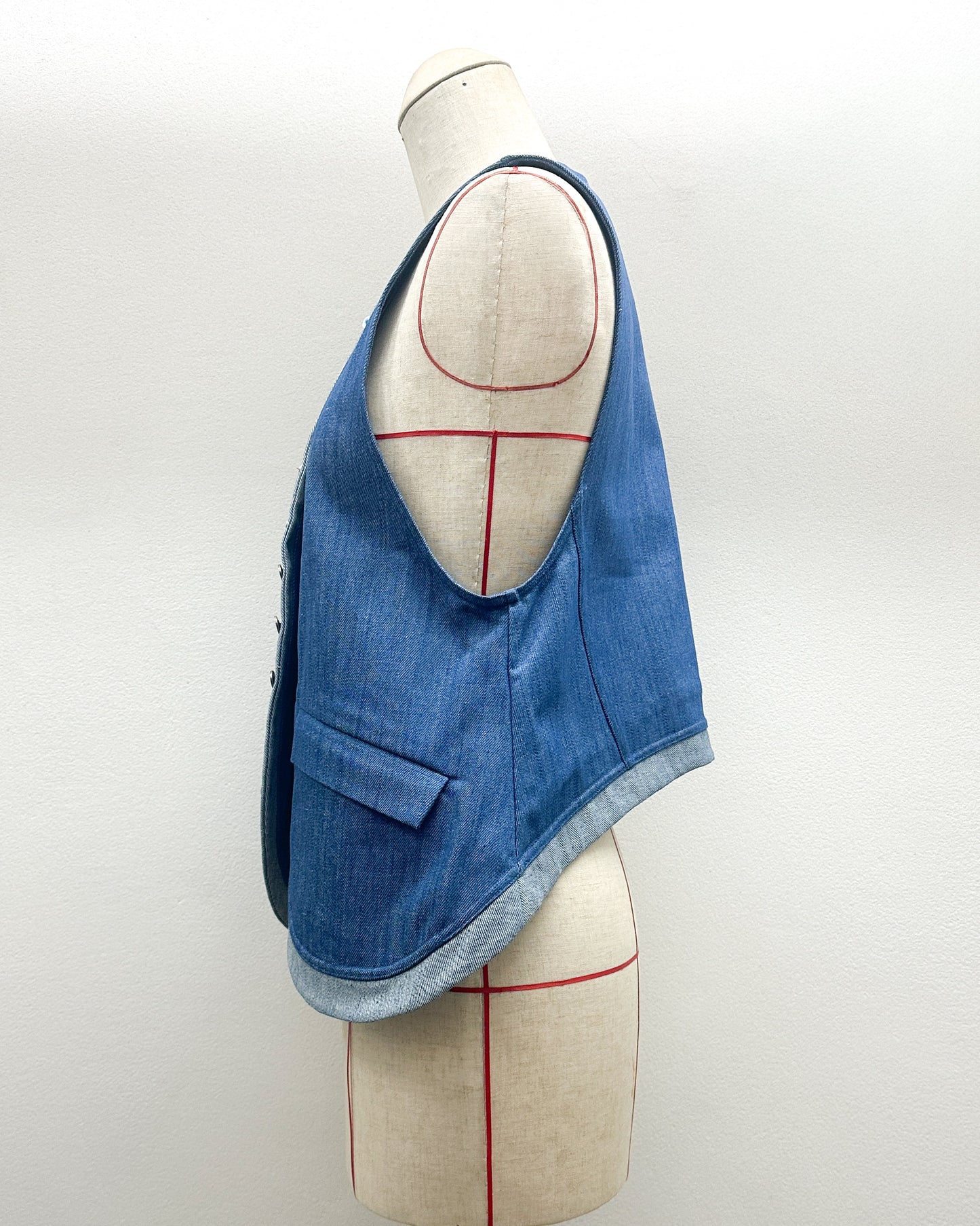 Denim round vest in blue