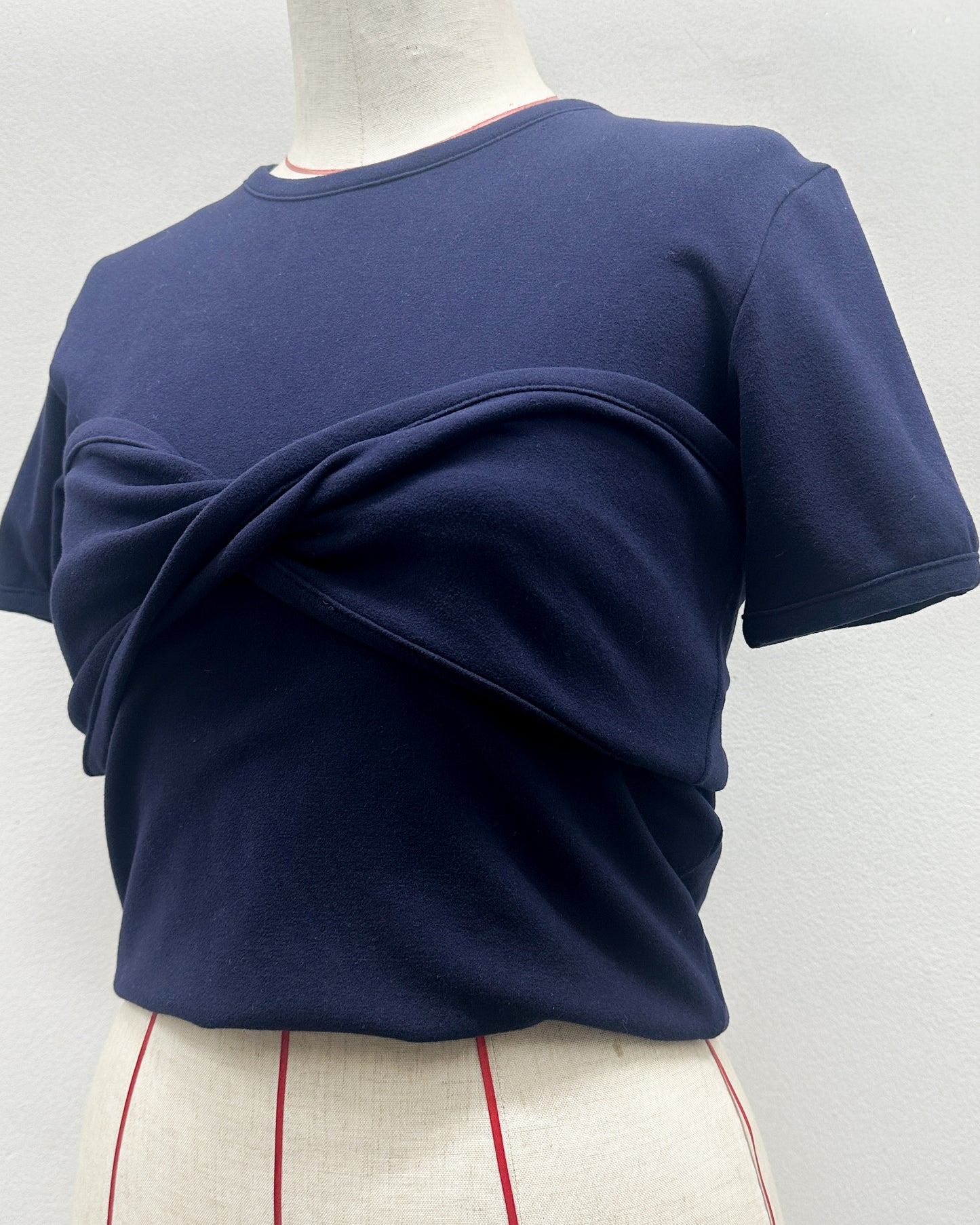 Flip flap tee in navy jersey (LAST ONE)