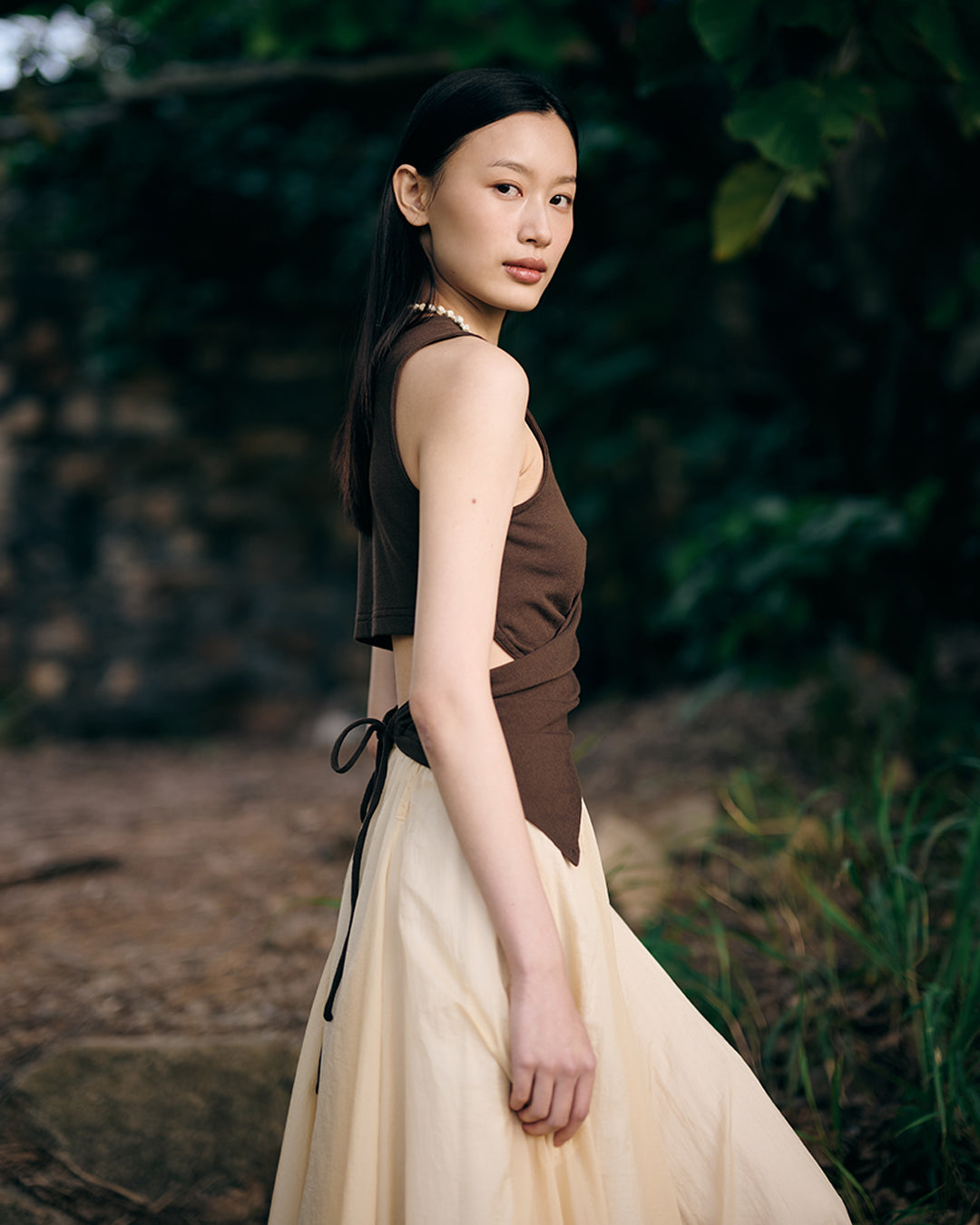 Cross sleeveless 2 ways tee in brown jersey