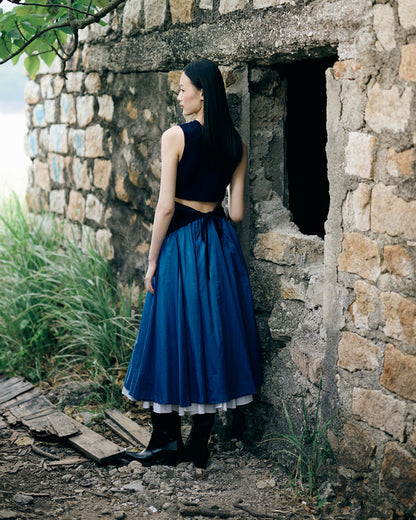 Funnel skirt in blue light weight nylon