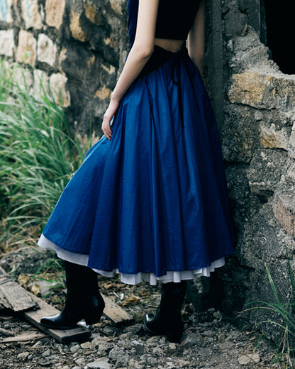 Funnel skirt in blue light weight nylon