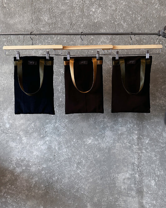 Y A4 ipad/document tote in furniture cotton velvet