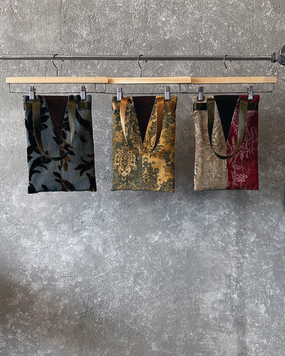 Y A4 ipad/document tote in furniture cotton velvet