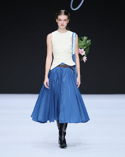 Funnel skirt in blue light weight nylon