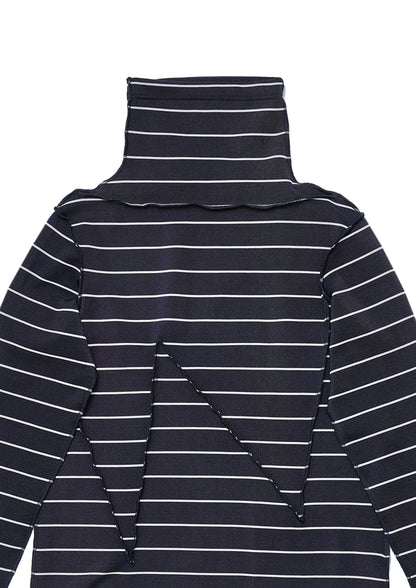 W cut turtle neck striped top in black striped jersey